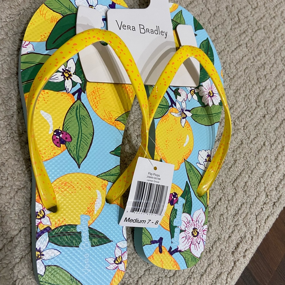 Vera Bradley Lemon Grove Print Pattern Sandals Flip Flops Sz 7-8 NWT - Picture 4 of 5